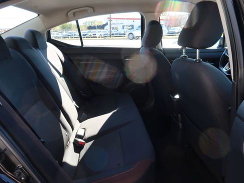 Used 2020 Nissan Versa SR image 8