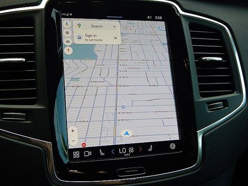 Certified 2025 Volvo XC90 B5 Core image 26