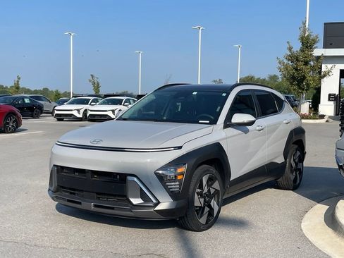 Used 2024 Hyundai Kona Limited FWD image 4