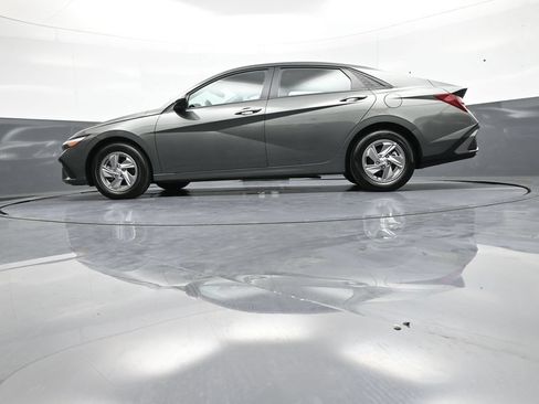 Certified 2025 Hyundai Elantra SE FWD image 31