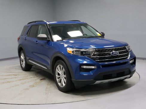 Used 2021 Ford Explorer XLT w/ Equipment Group 202A AWD/4WD image 1