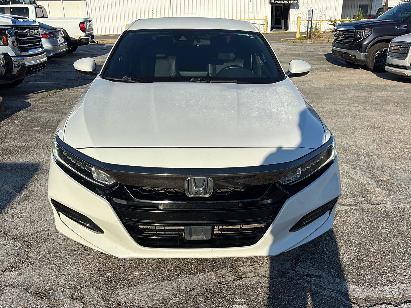 Used 2018 Honda Accord Sport image 2