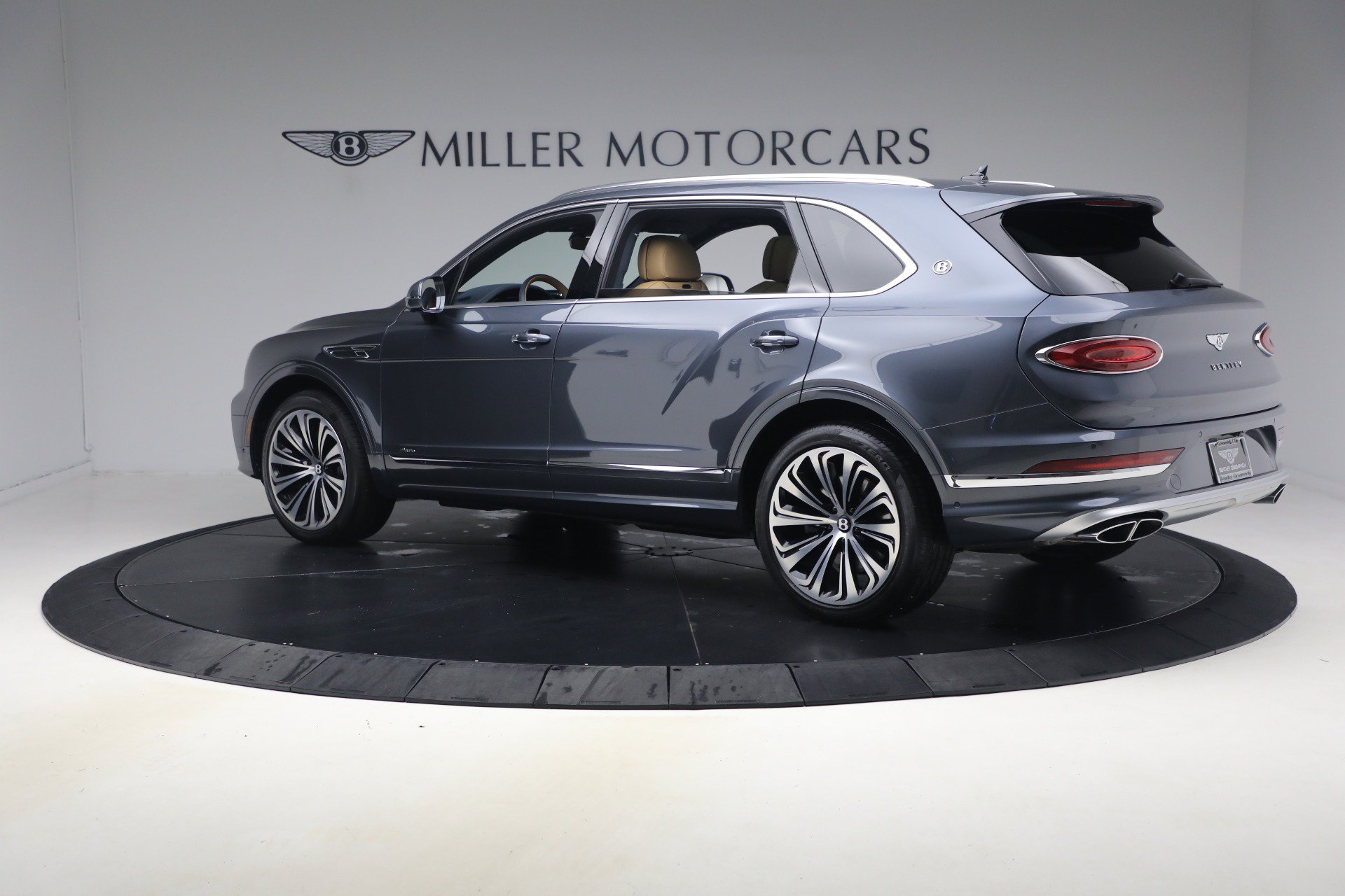 Certified 2026 Bentley Bentayga Extended Wheelbase AWD/4WD image 4
