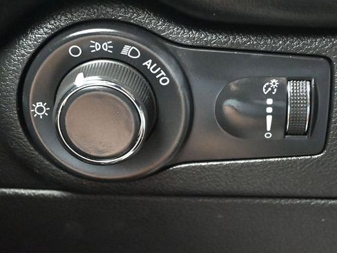 Used 2023 Dodge Durango GT RWD image 28