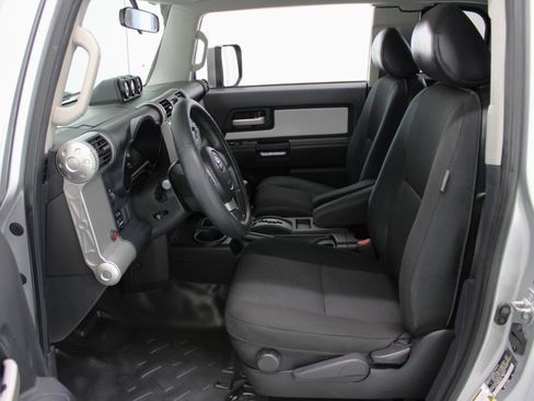Used 2008 Toyota FJ Cruiser 2WD image 31
