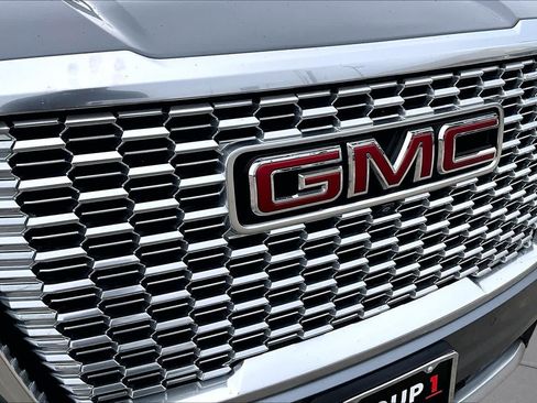 Used 2021 GMC Yukon Denali w/ Denali Premium Package RWD image 30