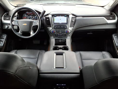 Used 2020 Chevrolet Suburban LT image 10