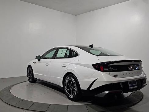 Certified 2024 Hyundai Sonata SEL w/ Convenience Package image 3