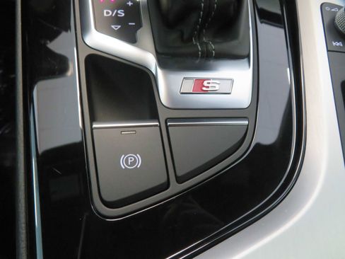 Used 2020 Audi S4 Premium w/ Convenience Package image 39