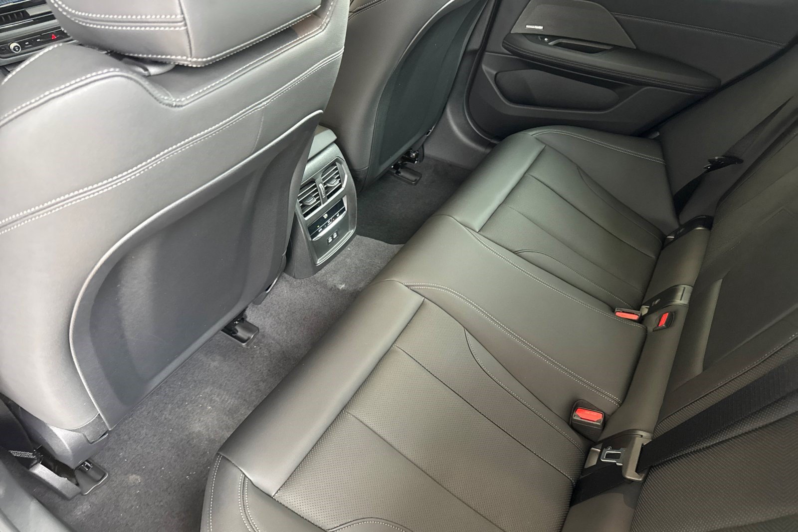 Used 2026 BMW i4 xDrive40i w/ Premium Package AWD/4WD image 24
