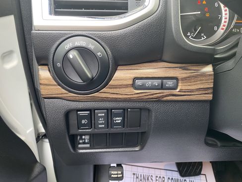 Used 2019 Nissan Titan SL w/ Chrome Package image 18