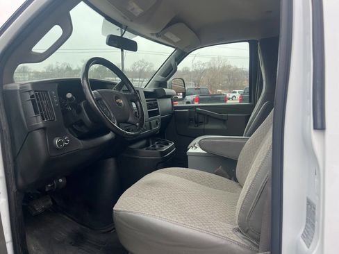 Used 2020 Chevrolet Express 2500 w/ Driver Convenience Package image 5