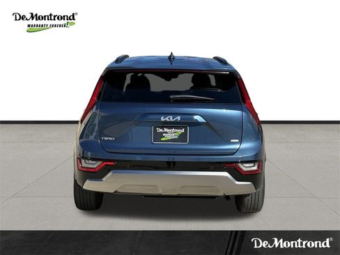 Used 2023 Kia Niro SX Touring image 6