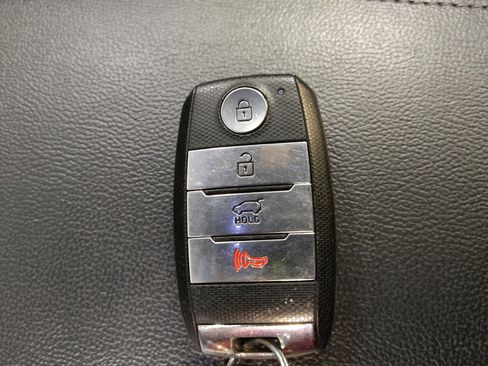 Used 2020 Kia Sorento EX image 32