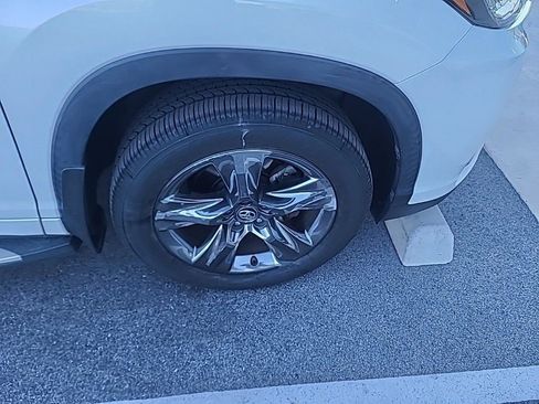 Used 2019 Toyota Highlander Limited Platinum image 24