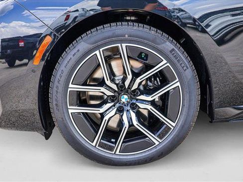 New 2025 BMW 760i xDrive image 9