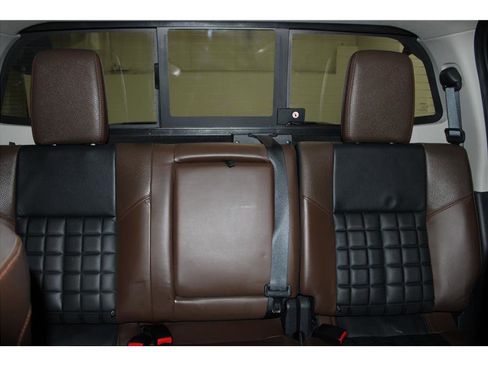 Used 2019 Nissan Titan Platinum Reserve w/ Platinum Utility Package image 28