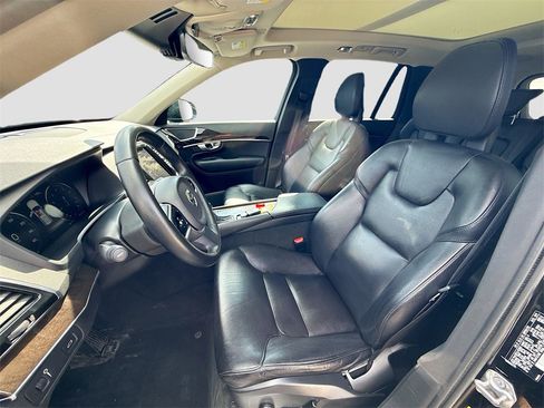 Used 2018 Volvo XC90 T6 Momentum w/ Momentum Plus Package image 22