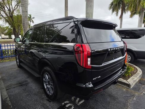 Used 2025 Ford Expedition Active image 3