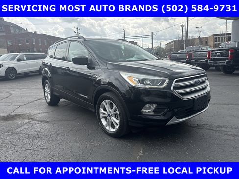 Used 2017 Ford Escape SE w/ Equipment Group 201A image 4