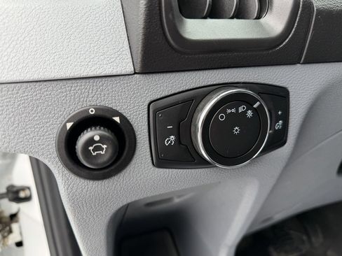 Used 2015 Ford Transit 150 XLT image 35