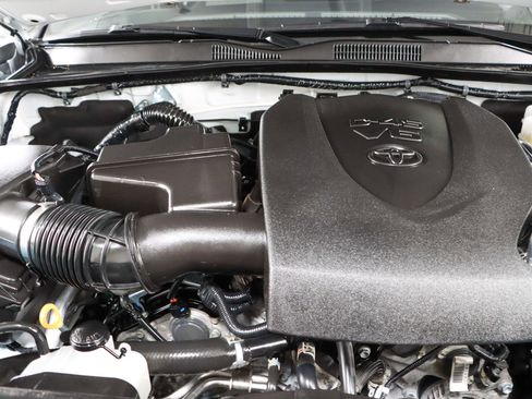 Used 2023 Toyota Tacoma TRD Off-Road AWD/4WD image 31