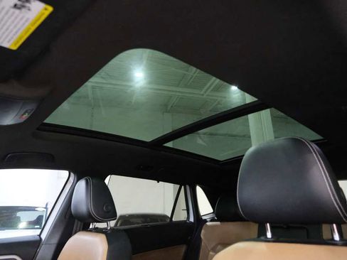 Used 2022 Volkswagen Atlas Cross Sport SEL Premium R-Line image 35