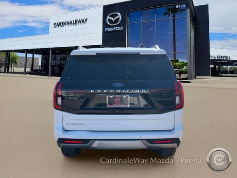 Used 2025 Ford Expedition Platinum AWD/4WD image 6