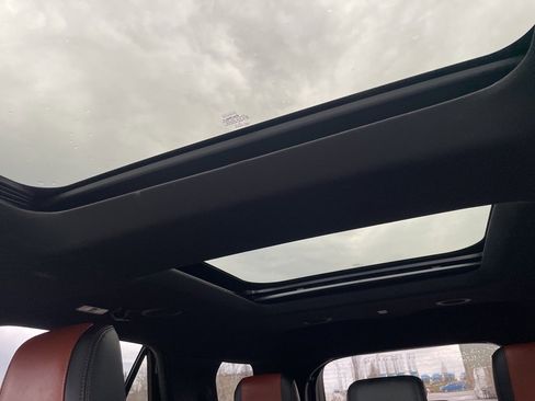 Used 2019 Ford Explorer XLT w/ Equipment Group 202A image 20