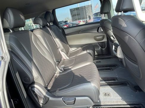 New 2026 Kia Carnival FWD image 28