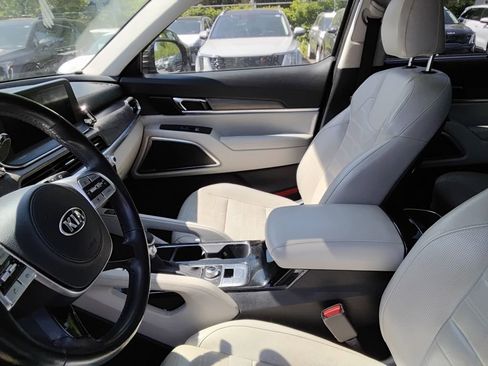 Used 2020 Kia Telluride SX w/ SX Prestige Package AWD/4WD image 9