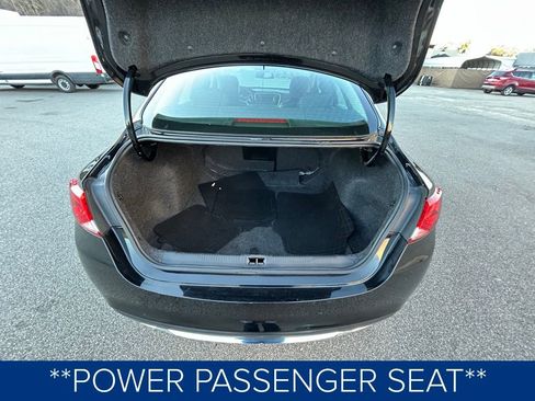 Used 2017 Chrysler 200 Limited Platinum image 9