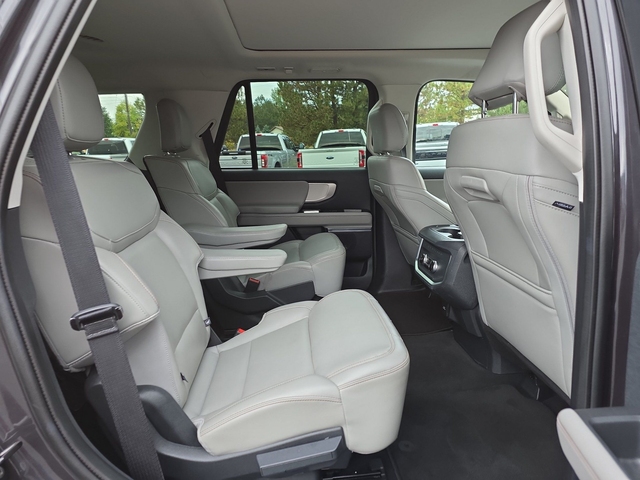 Used 2025 Ford Expedition Active AWD/4WD image 17