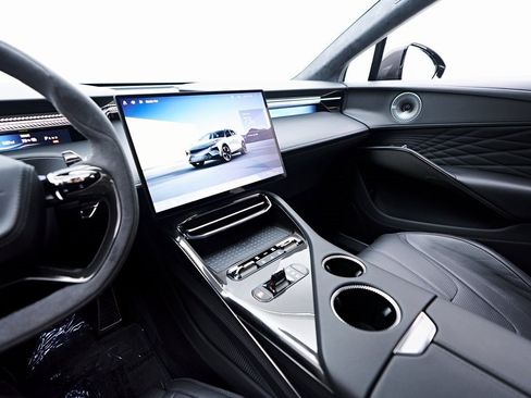 Used 2025 Lotus Eletre image 86