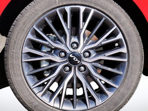 Used 2024 Kia Forte GT-Line w/ GT-Line Premium Package image 9