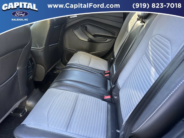 Used 2017 Ford Escape SE w/ SE Sport Appearance Package FWD image 18