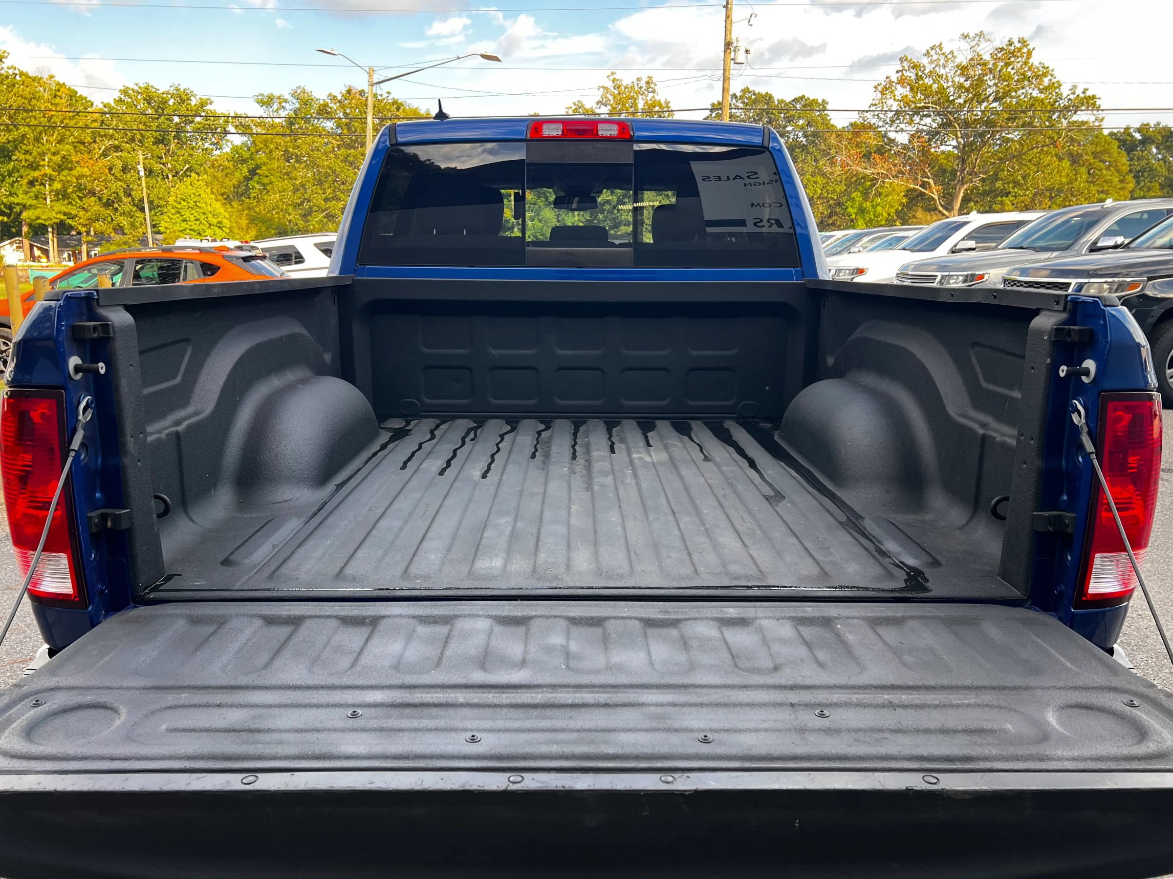 Used 2019 RAM 1500 Classic SLT w/ Luxury Group RWD image 7