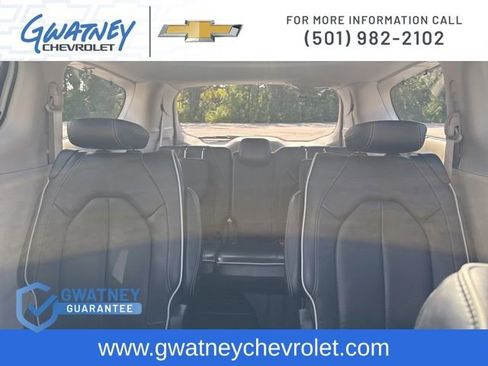 Used 2023 Chrysler Pacifica Limited image 28