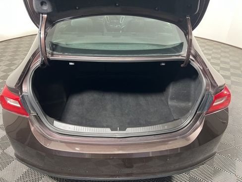 Used 2016 Chevrolet Malibu LT image 8