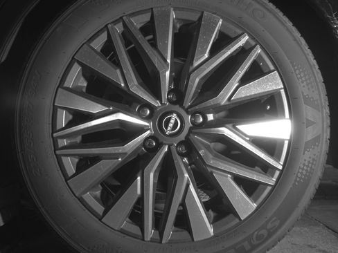 Used 2025 Nissan Altima 2.5 SV FWD image 14