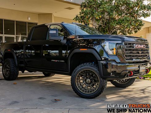 Used 2025 GMC Sierra 2500 AT4X image 1