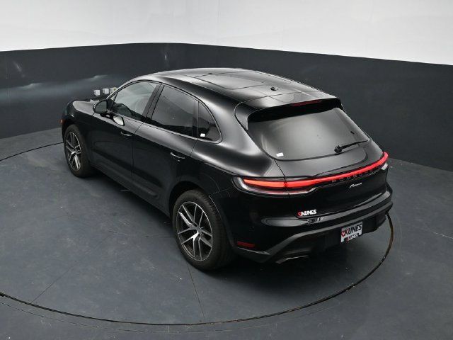 Used 2025 Porsche Macan AWD/4WD image 46