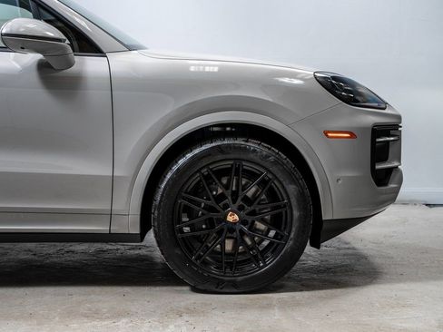 New 2026 Porsche Cayenne AWD/4WD image 12