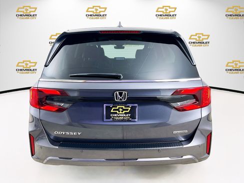 Used 2025 Honda Odyssey Touring image 6