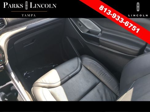 Used 2022 Ford Explorer Platinum w/ Equipment Group 601A AWD/4WD image 16