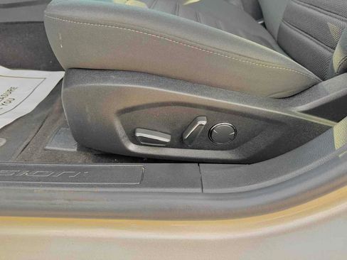 Used 2019 Ford Fusion SE image 12