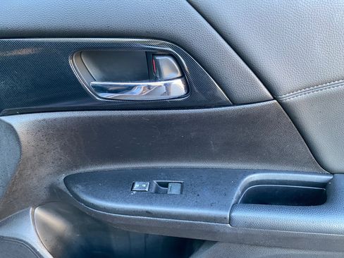 Used 2015 Honda Accord Sport image 42