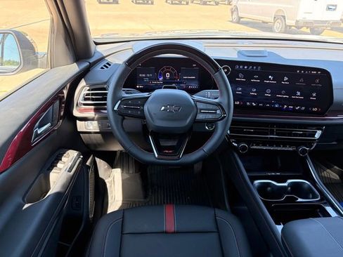 New 2026 Chevrolet Traverse RS w/ LPO, Floor Liner Package FWD image 18