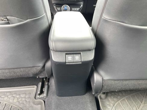 Used 2021 Toyota Prius Prime XLE FWD image 23