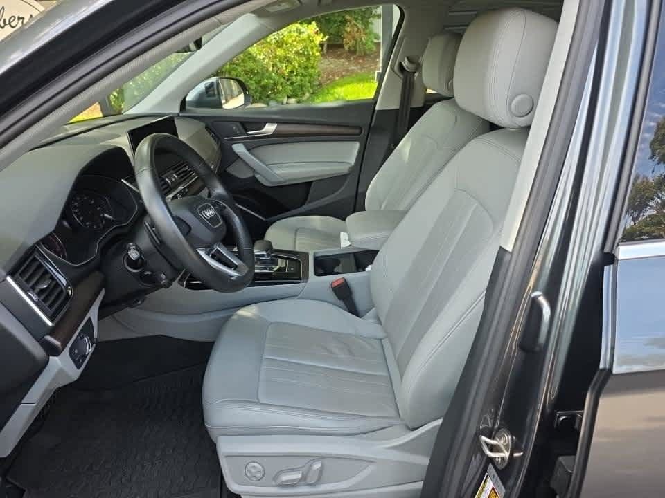 Used 2023 Audi Q5 2.0T Premium w/ Convenience Package AWD/4WD image 11